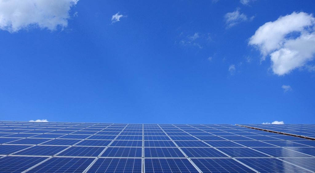 Bientôt des parcs solaires spécifiques pour alimenter les aéroports parisiens en énergie verte