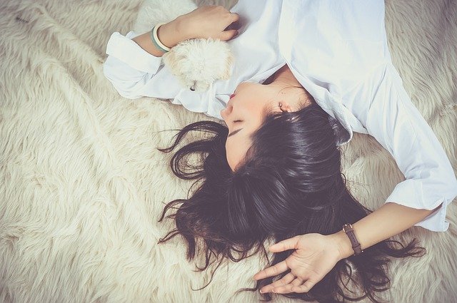 Un masque de sommeil pour bien dormir pendant votre  vol