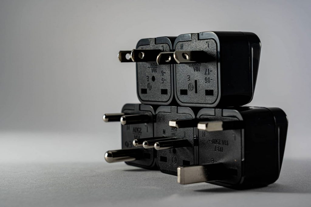 Adaptateur de prise universel