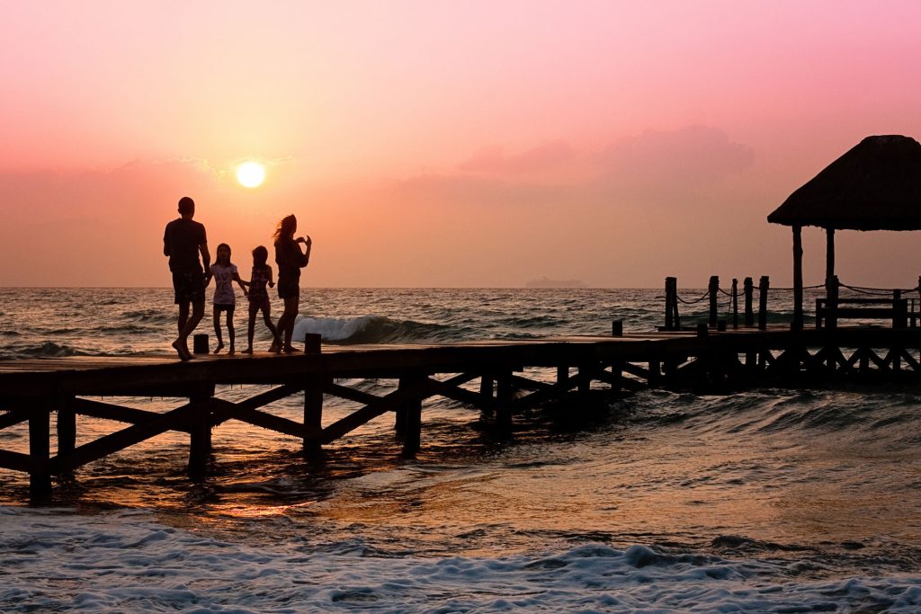 Vacances en famille: Les meilleurs conseils pour organiser un voyage pas cher