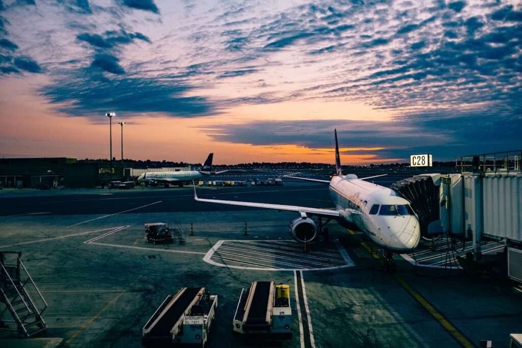 À Mayotte, le personnel en grève plonge l’aéroport « le plus critiqué de France » dans le chaos